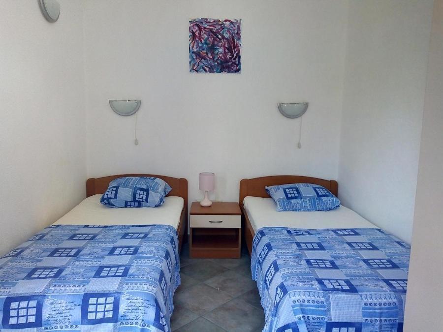Apartmani Paulo Vis Exterior photo