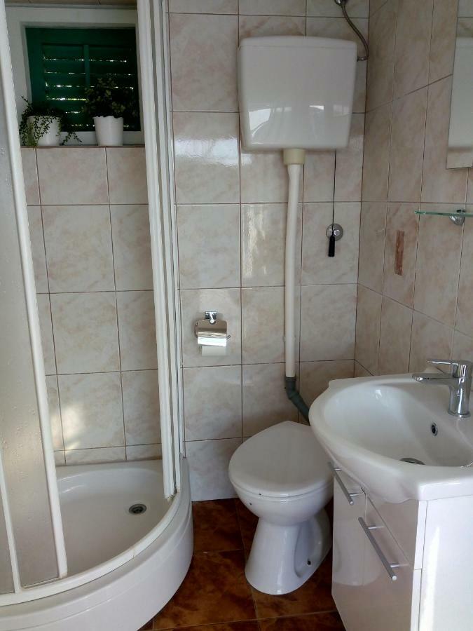 Apartmani Paulo Vis Exterior photo