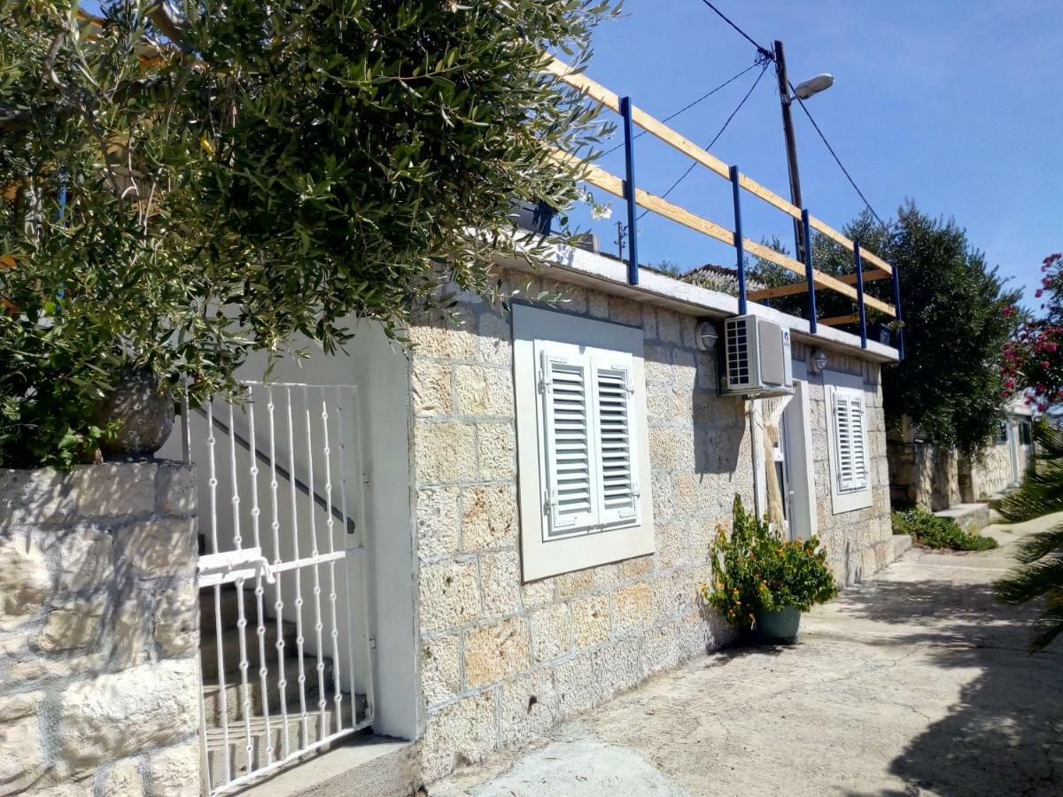 Apartmani Paulo Vis Exterior photo